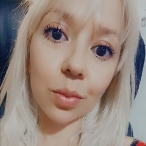 Meet your Posher, Celeste